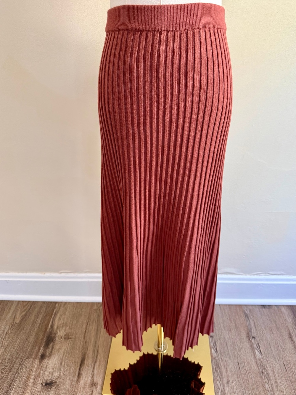 Polagram Ribbed Maxi Skirt in Rust Red